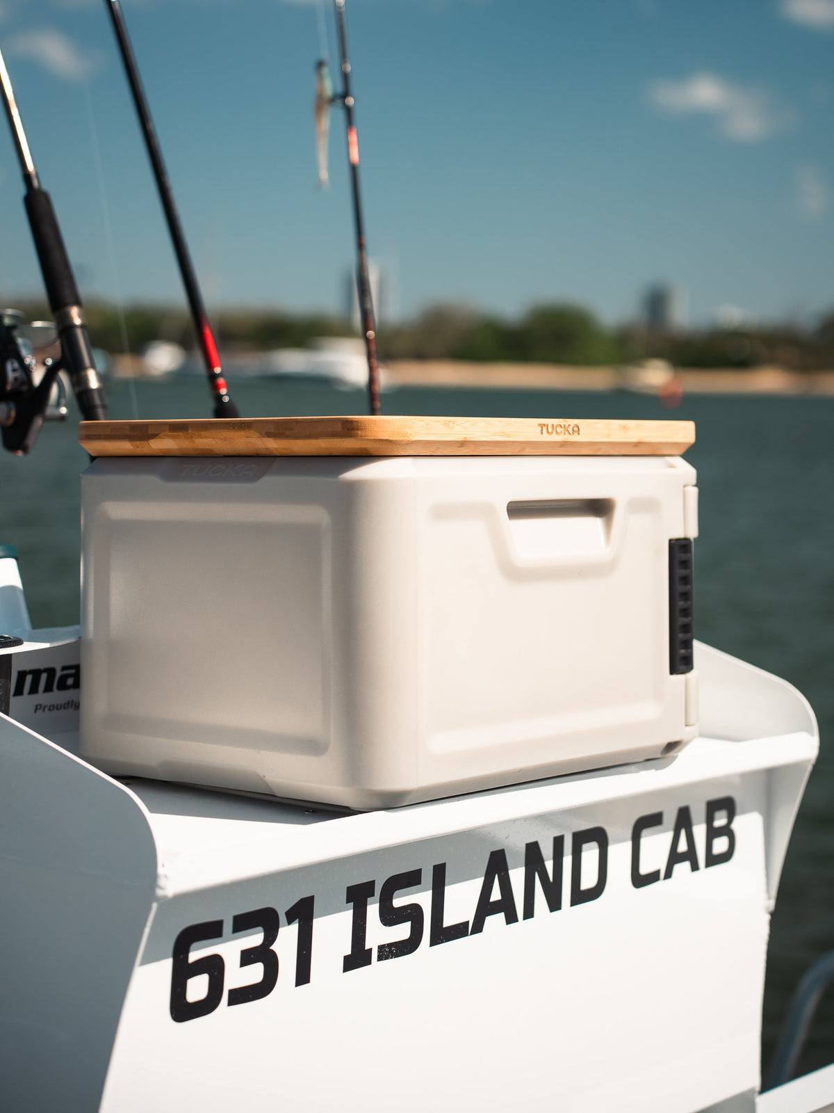 Tucka Tribe Junior Sous in Cool Grey on a Makocraft 631 Island Cab