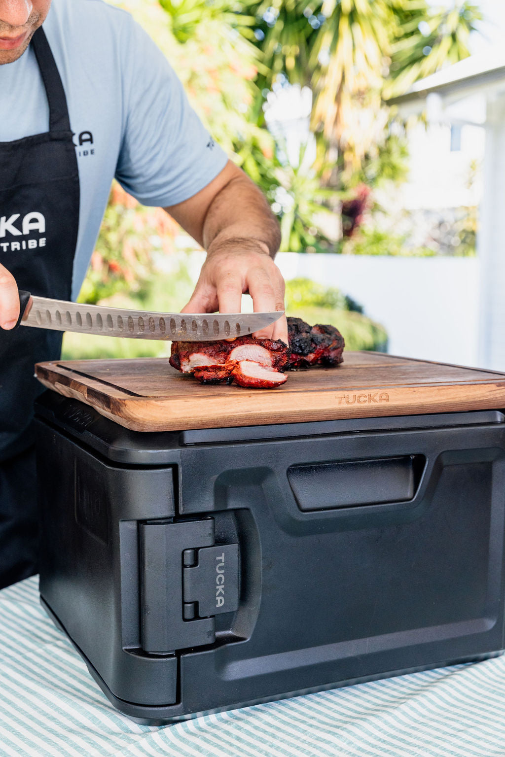 Junior Sous in Black with carving board on top